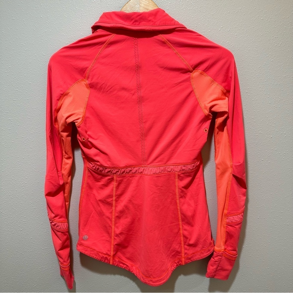 Lululemon Women’s Run: Reflect Pullover - Picture 14 of 14